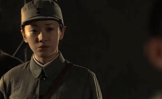 别嚯嚯观众眼睛了！谍战剧《长河落日》遭恶评，这俩戏混子担主责__别嚯嚯观众眼睛了！谍战剧《长河落日》遭恶评，这俩戏混子担主责