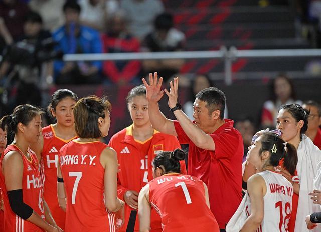 女排争冠_女排比赛夺冠_