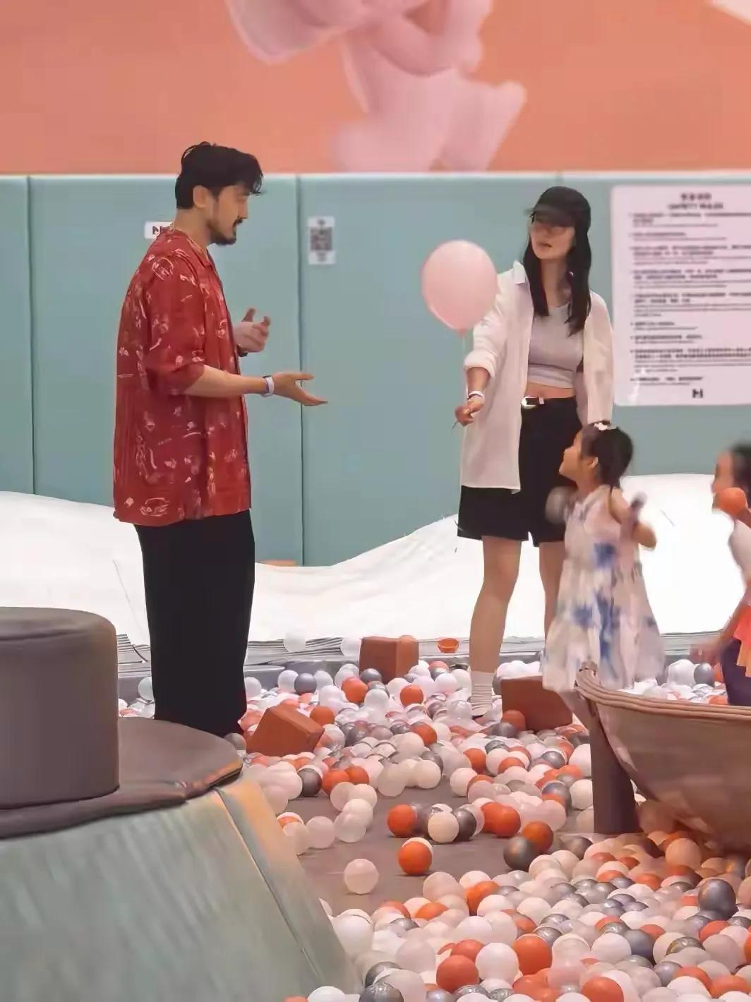 女儿好玩的说说__晒女儿玩的说说