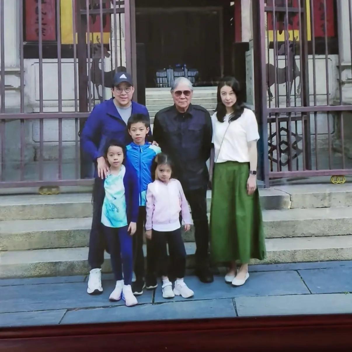 美国脱口秀主持人崔娃__千岛湖晚上骑车哪里好玩