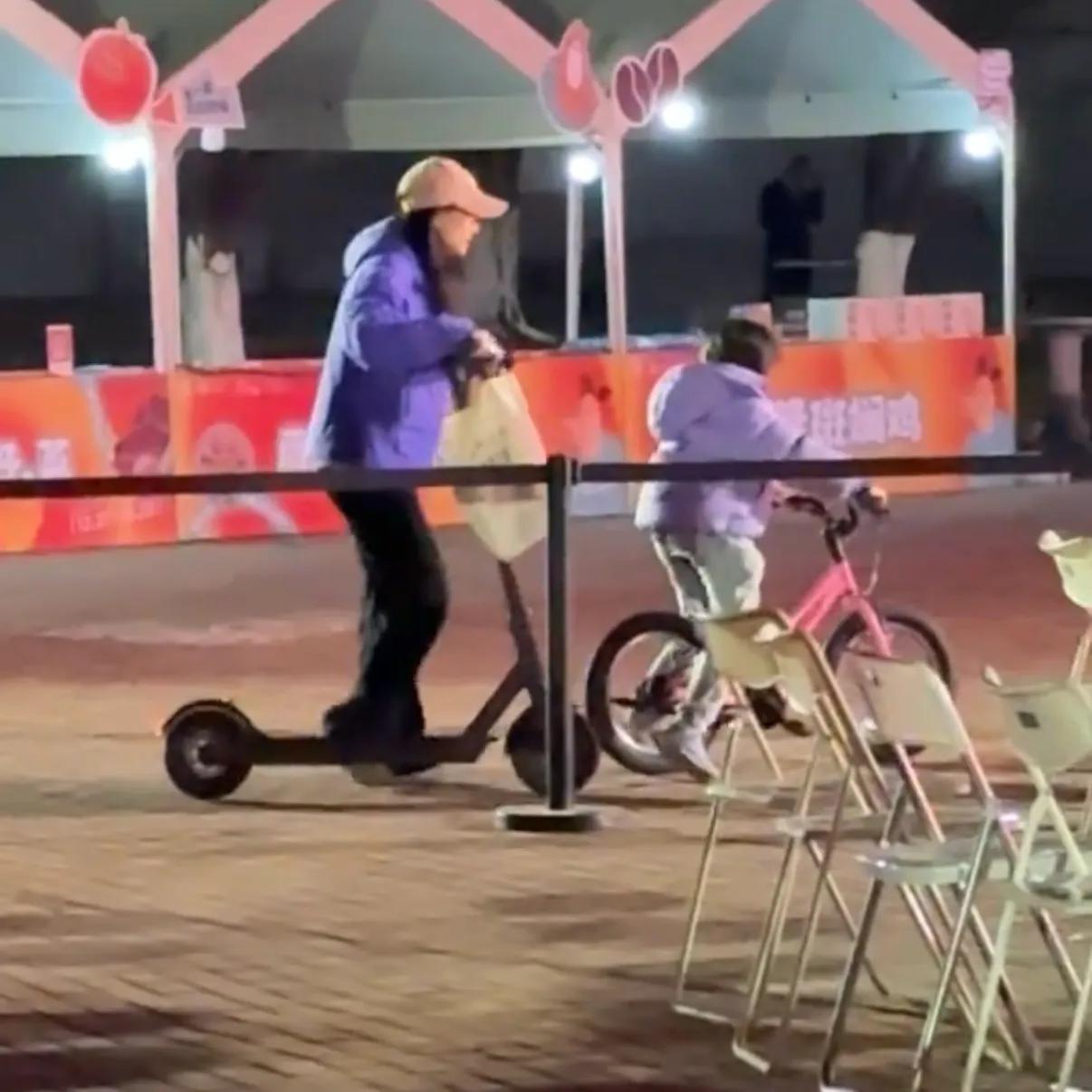 美国脱口秀主持人崔娃__千岛湖晚上骑车哪里好玩