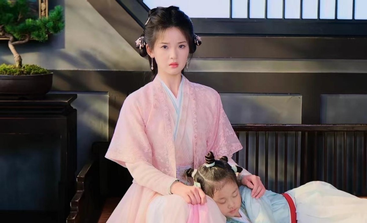 摇头晃脑与五官有关的词语_宝宝老是摇头晃脑的_