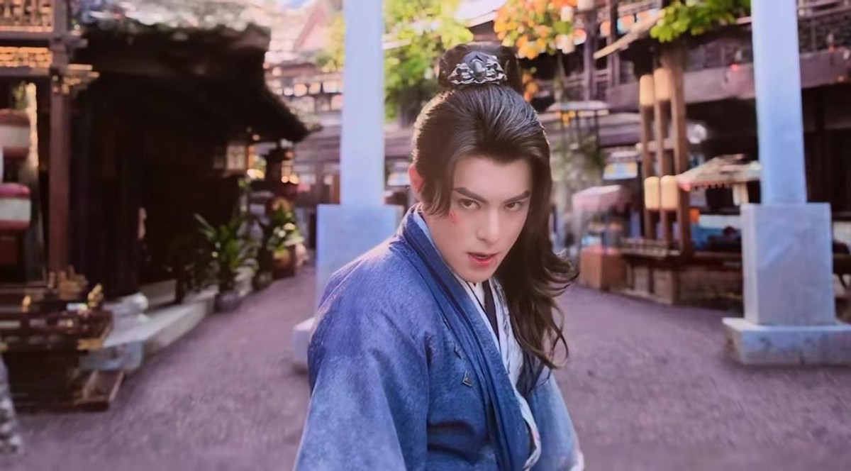 宝宝老是摇头晃脑的_摇头晃脑与五官有关的词语_