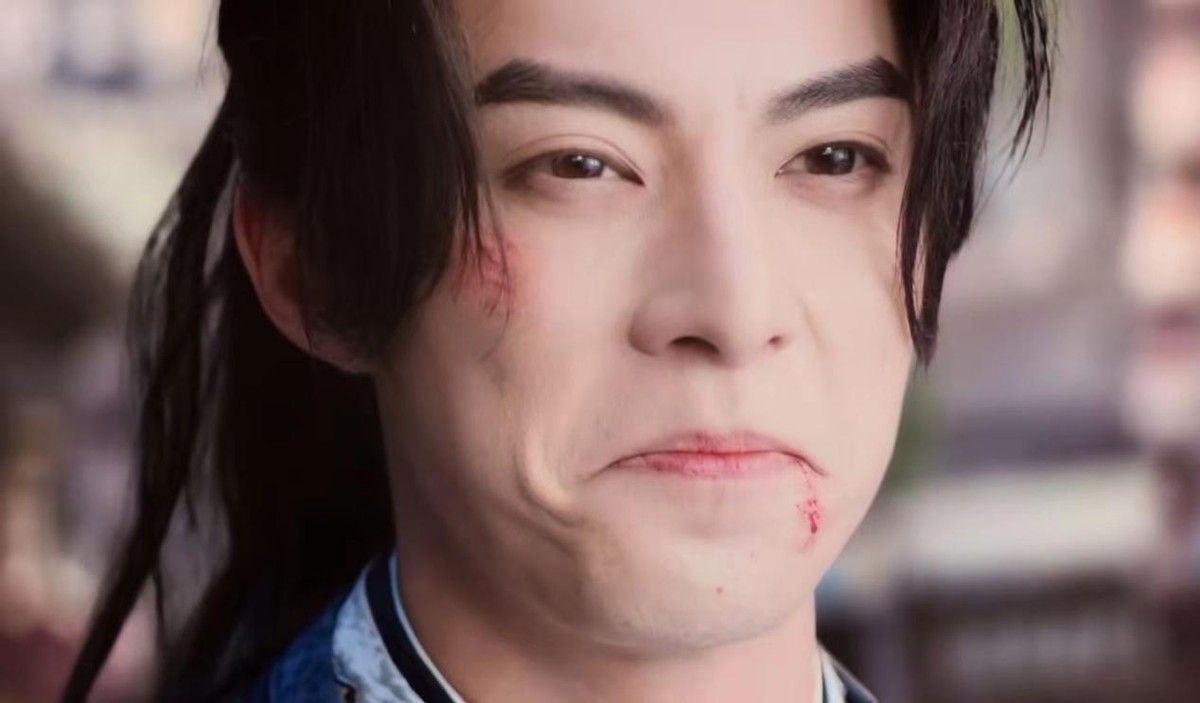 宝宝老是摇头晃脑的_摇头晃脑与五官有关的词语_