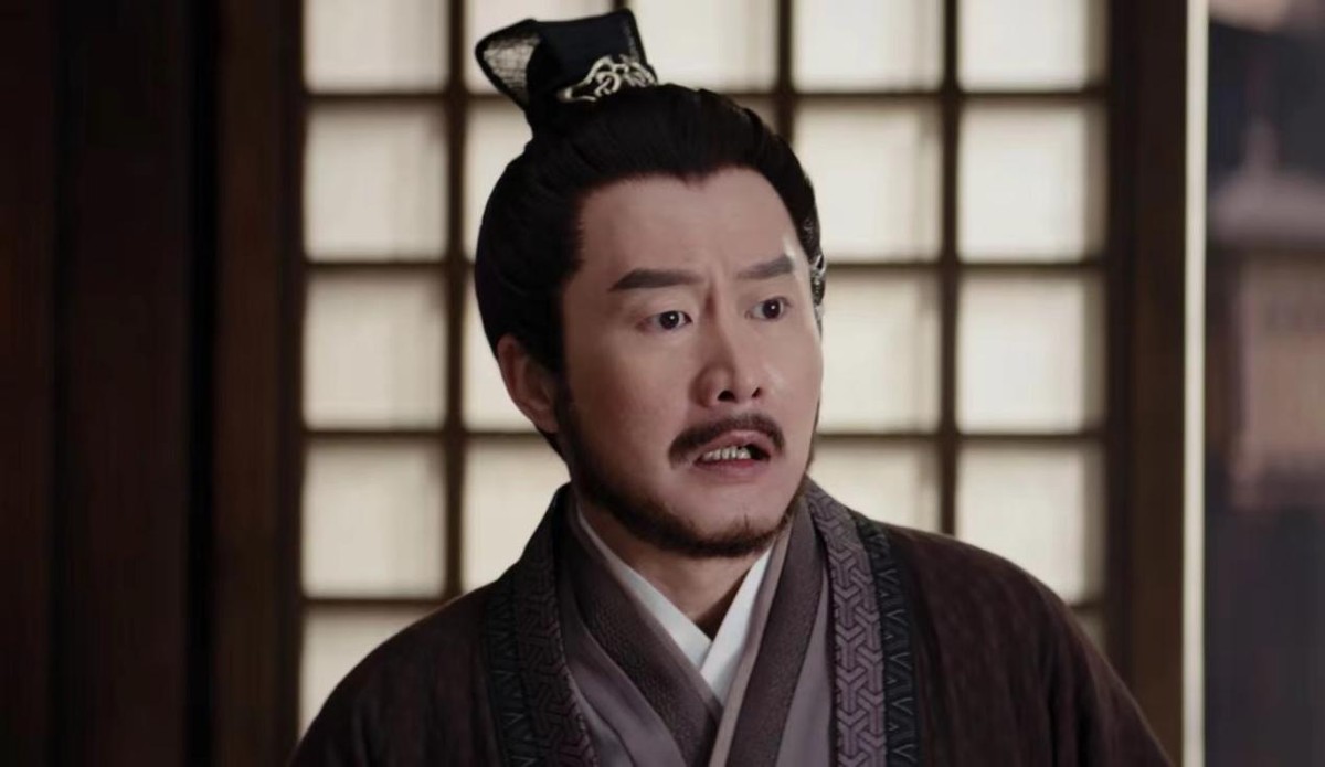 摇头晃脑与五官有关的词语_宝宝老是摇头晃脑的_