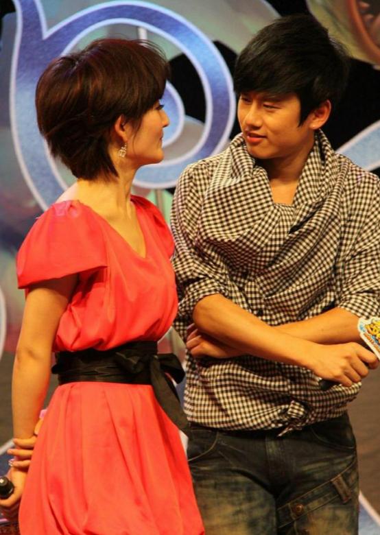 _谢娜张杰接女儿_谢娜张杰头胎