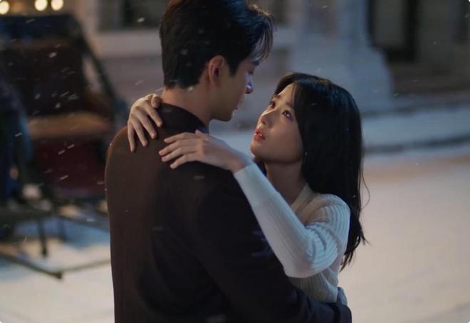 _爱情剧《轧戏》官宣定档，陈晓旭卢昱晓领衔，东方卫视王炸来了_爱情剧《轧戏》官宣定档，陈晓旭卢昱晓领衔，东方卫视王炸来了