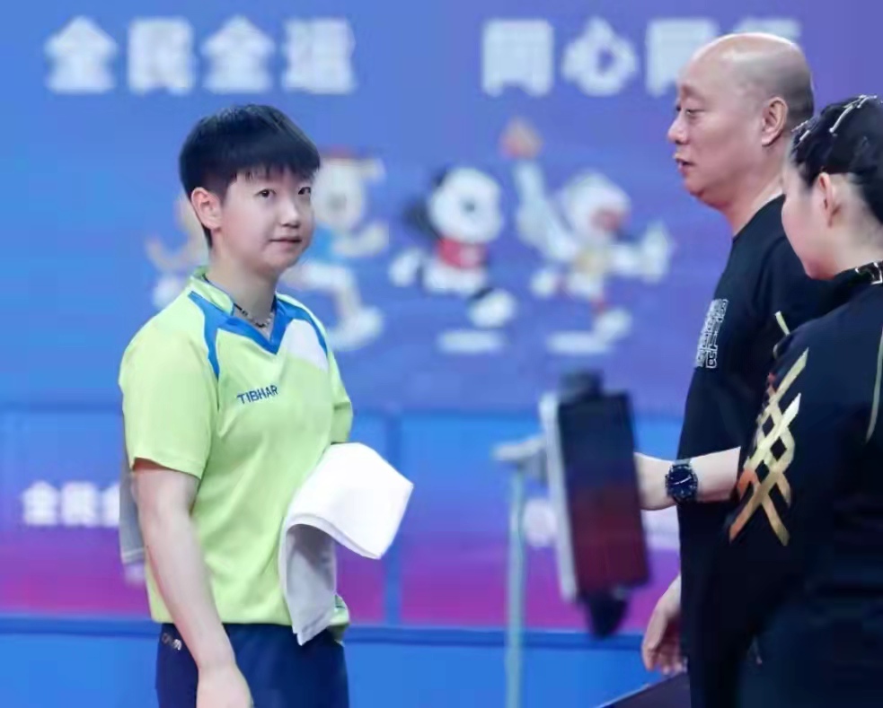 _乒乓球莎莎_乒乓球莎莎对战藤的视频