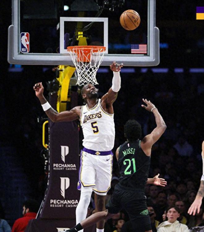 打疯了!墨菲三世直捣打乱湖人,东契奇强行出手造灾难,替补是硬伤_打疯了!墨菲三世直捣打乱湖人,东契奇强行出手造灾难,替补是硬伤_