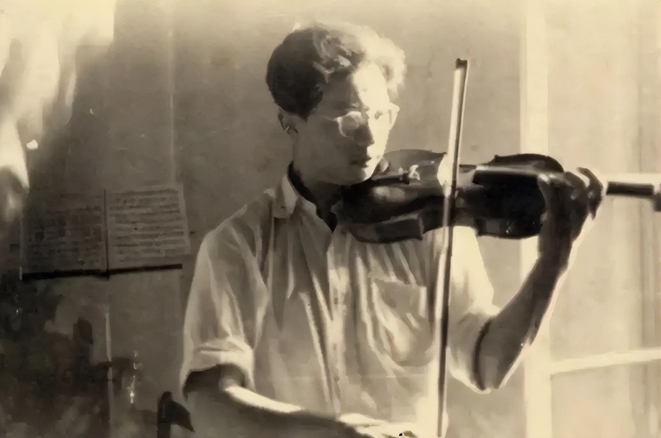 著名作曲家病逝！作品家喻户晓，最后露面在家中，客厅又小又窄_著名作曲家病逝！作品家喻户晓，最后露面在家中，客厅又小又窄_