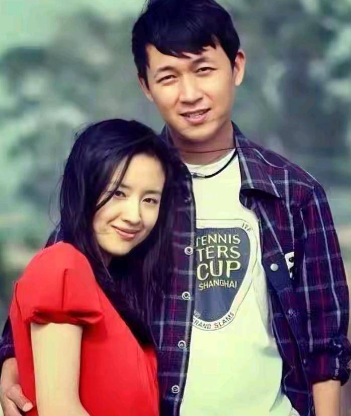 离婚13年，51岁潘粤明官宣喜讯：“没想到，人生真能好起来”__离婚13年，51岁潘粤明官宣喜讯：“没想到，人生真能好起来”