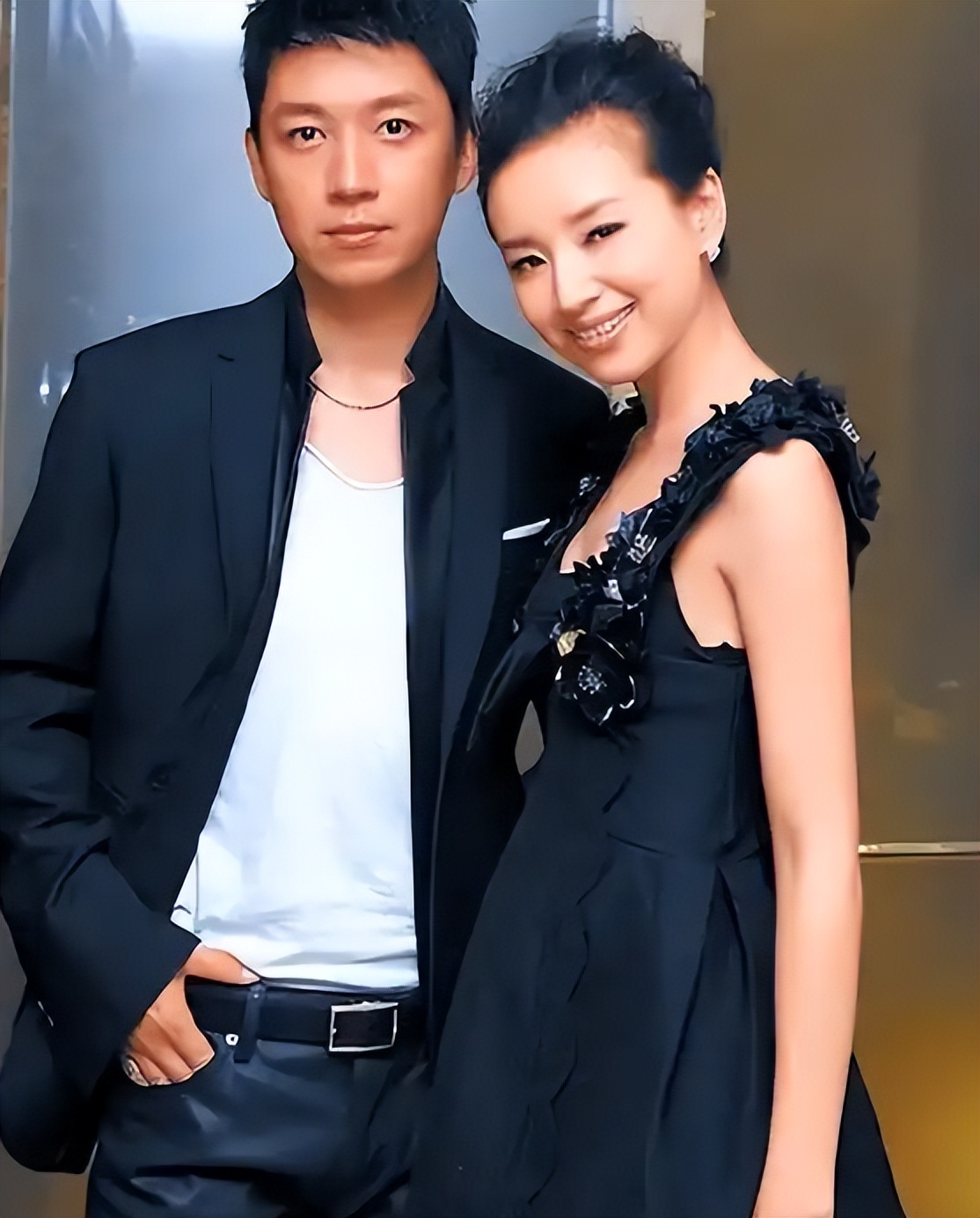 _离婚13年，51岁潘粤明官宣喜讯：“没想到，人生真能好起来”_离婚13年，51岁潘粤明官宣喜讯：“没想到，人生真能好起来”