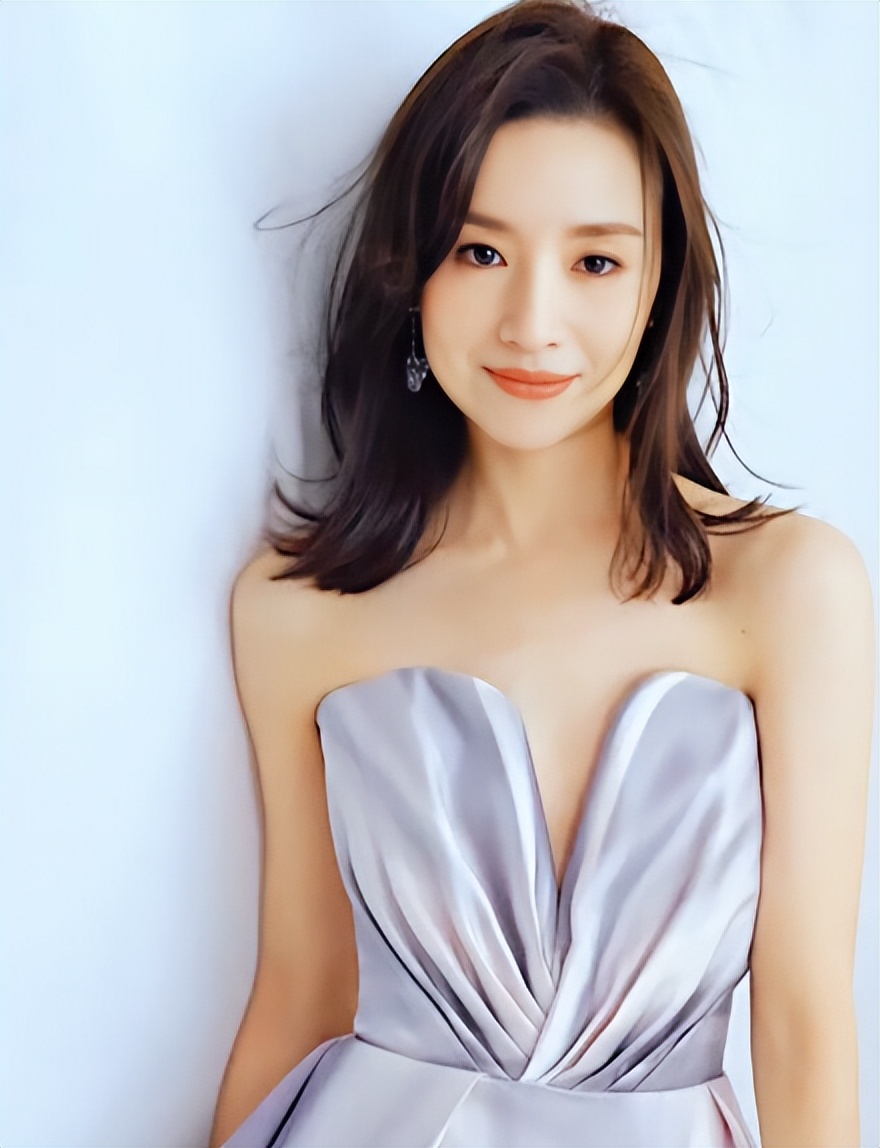 _离婚13年，51岁潘粤明官宣喜讯：“没想到，人生真能好起来”_离婚13年，51岁潘粤明官宣喜讯：“没想到，人生真能好起来”