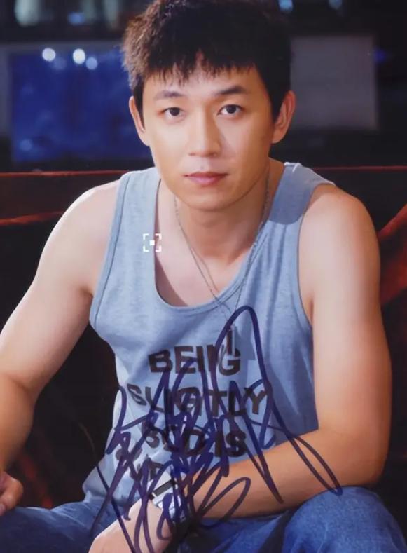 _离婚13年，51岁潘粤明官宣喜讯：“没想到，人生真能好起来”_离婚13年，51岁潘粤明官宣喜讯：“没想到，人生真能好起来”