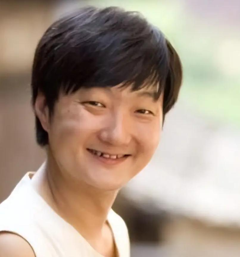 离婚13年，51岁潘粤明官宣喜讯：“没想到，人生真能好起来”__离婚13年，51岁潘粤明官宣喜讯：“没想到，人生真能好起来”