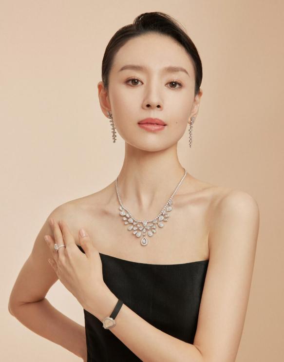 _离婚13年，51岁潘粤明官宣喜讯：“没想到，人生真能好起来”_离婚13年，51岁潘粤明官宣喜讯：“没想到，人生真能好起来”