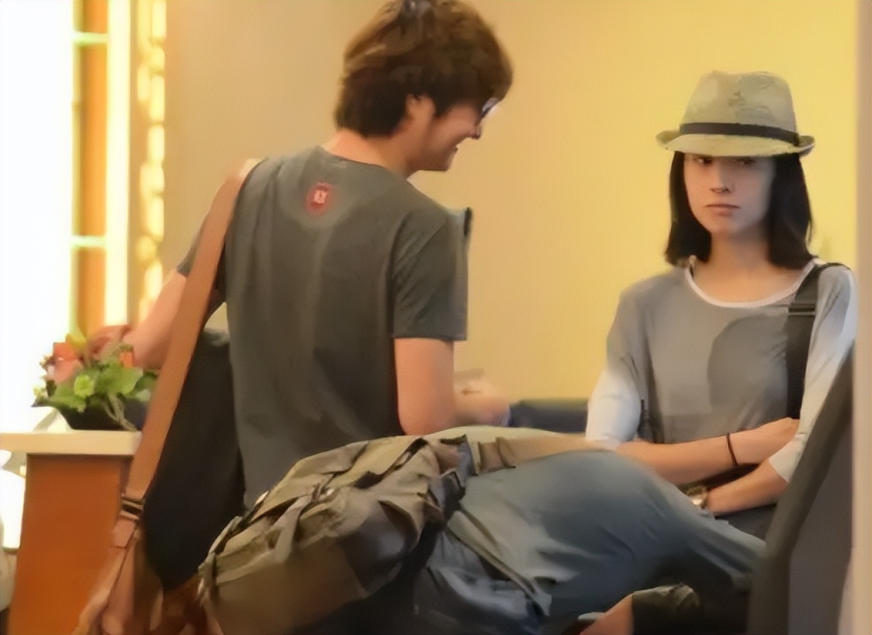 离婚13年，51岁潘粤明官宣喜讯：“没想到，人生真能好起来”_离婚13年，51岁潘粤明官宣喜讯：“没想到，人生真能好起来”_