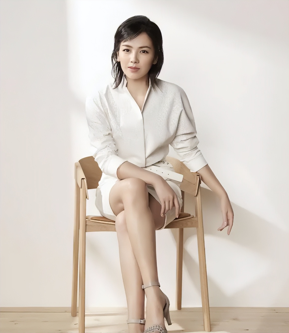 _离婚13年，51岁潘粤明官宣喜讯：“没想到，人生真能好起来”_离婚13年，51岁潘粤明官宣喜讯：“没想到，人生真能好起来”