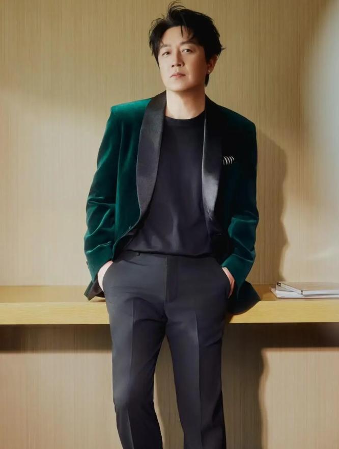 _离婚13年，51岁潘粤明官宣喜讯：“没想到，人生真能好起来”_离婚13年，51岁潘粤明官宣喜讯：“没想到，人生真能好起来”