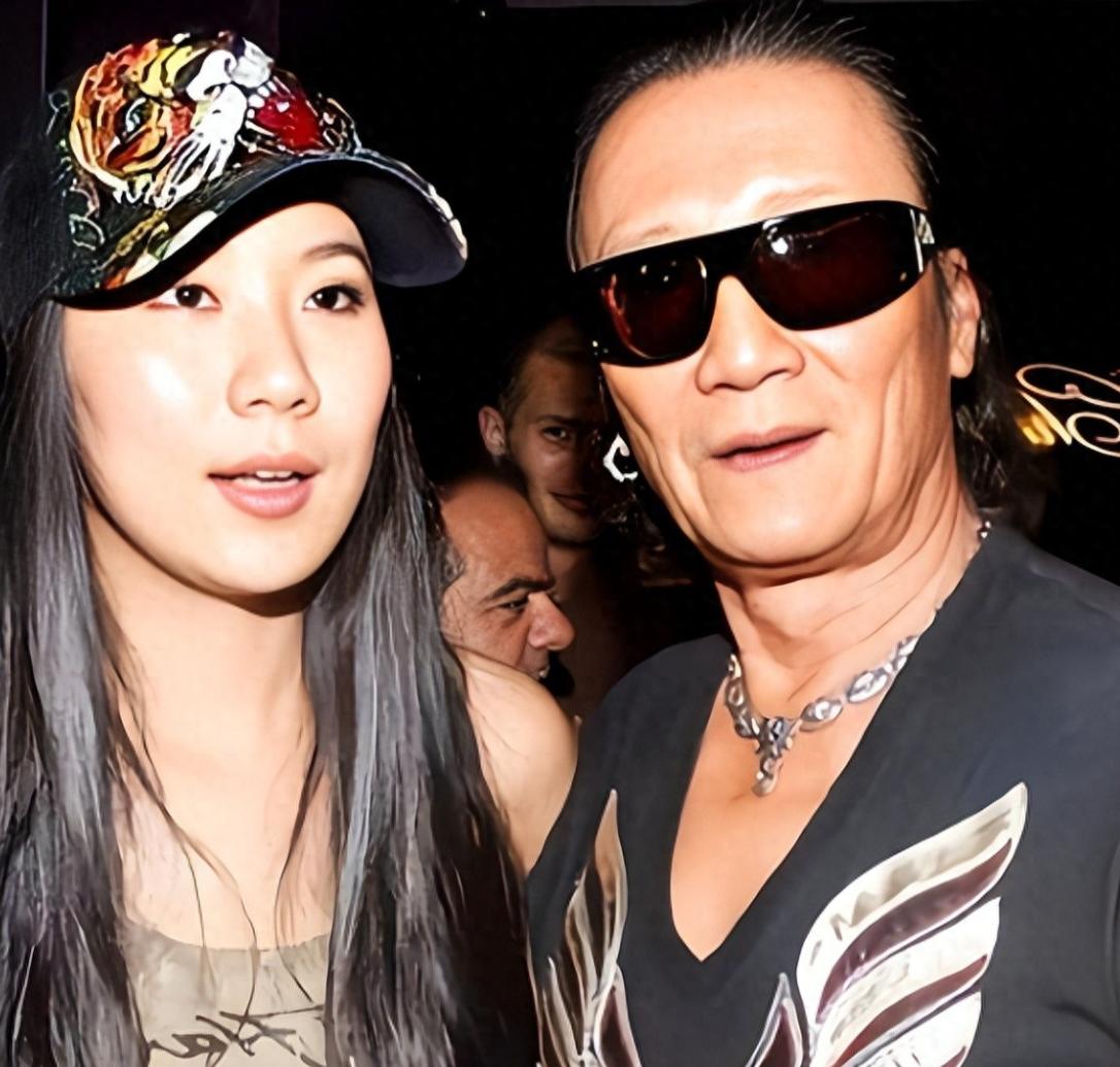 被谢贤养了12年，用青春换来2000万的Coco，已经走上了另一条大道_被谢贤养了12年，用青春换来2000万的Coco，已经走上了另一条大道_