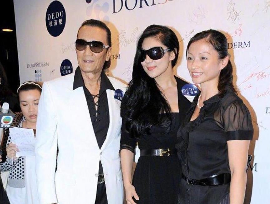 被谢贤养了12年，用青春换来2000万的Coco，已经走上了另一条大道__被谢贤养了12年，用青春换来2000万的Coco，已经走上了另一条大道