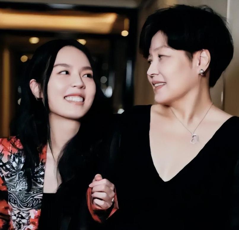 歌曲落叶__歌曲《落叶》钟丽燕