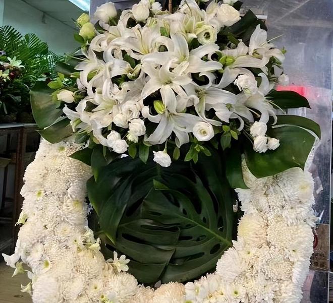 _萧敬腾岳父林光宁追思会，现场布置白色花海，亲属将穿白衣送别_萧敬腾岳父林光宁追思会，现场布置白色花海，亲属将穿白衣送别