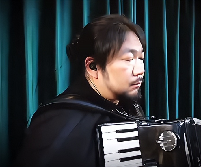 天使爱美丽手风琴演奏完整版_马泰演唱_