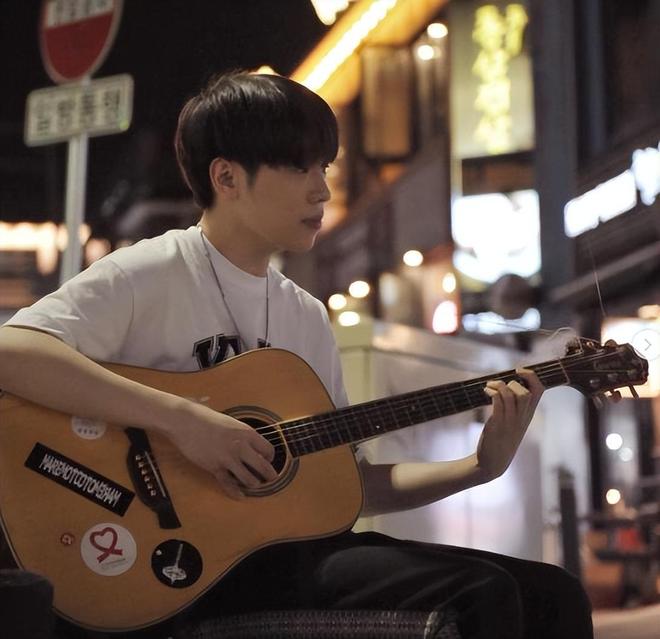 _烈士李磊骨灰安葬视频_黑魂3安葬者骨灰