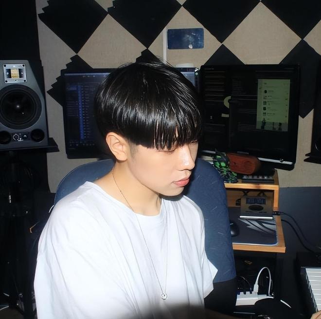 _烈士李磊骨灰安葬视频_黑魂3安葬者骨灰