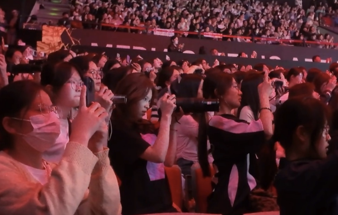 抢到票的“幸运儿们”