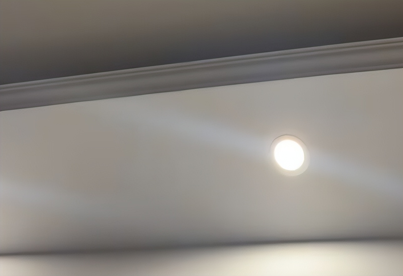 母女关系紧张！黄一鸣深夜崩溃，抱怨母亲：你真的有心疼过我吗__母女关系紧张！黄一鸣深夜崩溃，抱怨母亲：你真的有心疼过我吗