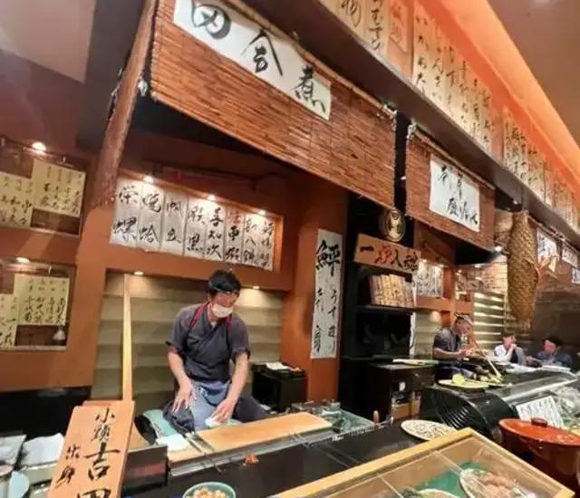 懒懒下岗？王思聪撇小15岁女友约仨妹子东京吃烤肉，人均消费1400_懒懒下岗？王思聪撇小15岁女友约仨妹子东京吃烤肉，人均消费1400_