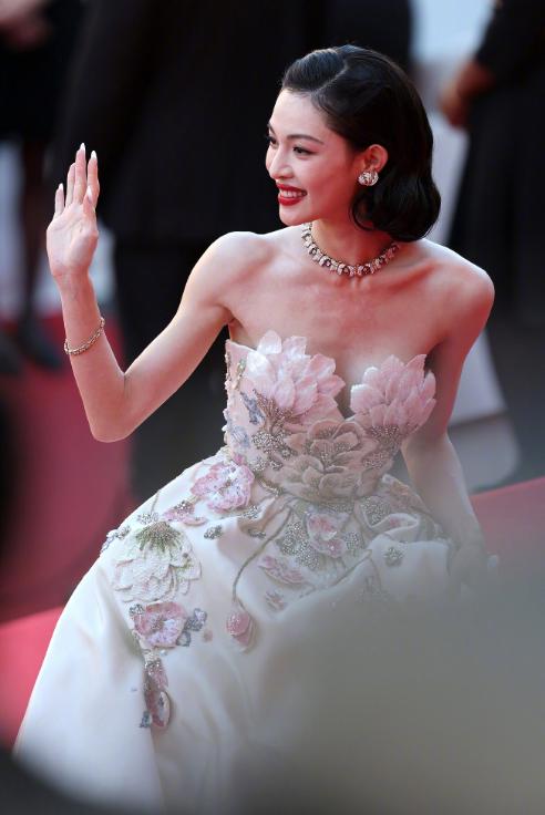 戛纳红毯百度百科_戛纳红毯是干什么的_