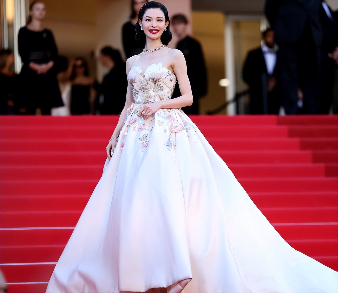 _戛纳红毯是干什么的_戛纳红毯百度百科