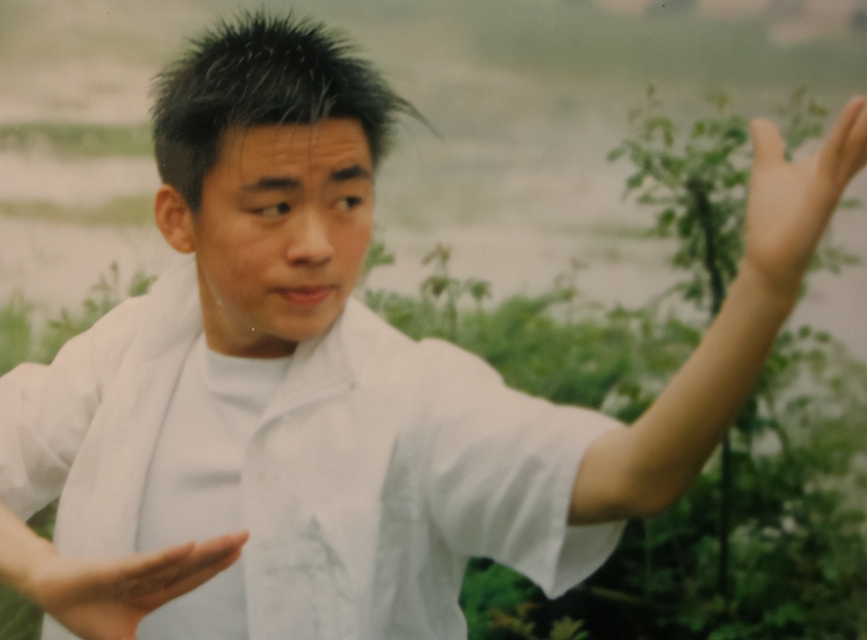 _20年过去，王宝强和张译，终于一个活成许三多，一个活成了史今_20年过去，王宝强和张译，终于一个活成许三多，一个活成了史今