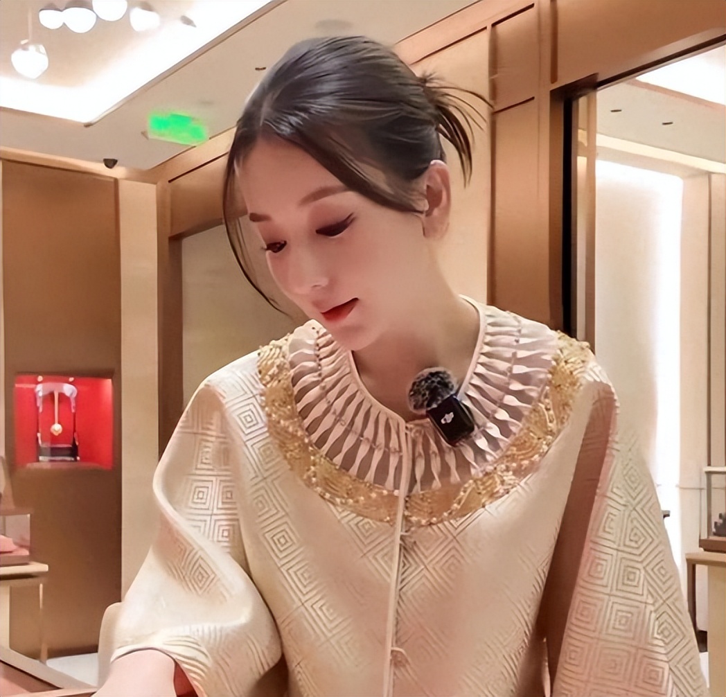 _嫁天王先上学！柯蓝怒揭“豪门怀孕上位攻略”，向太发文力挺方媛_嫁天王先上学！柯蓝怒揭“豪门怀孕上位攻略”，向太发文力挺方媛