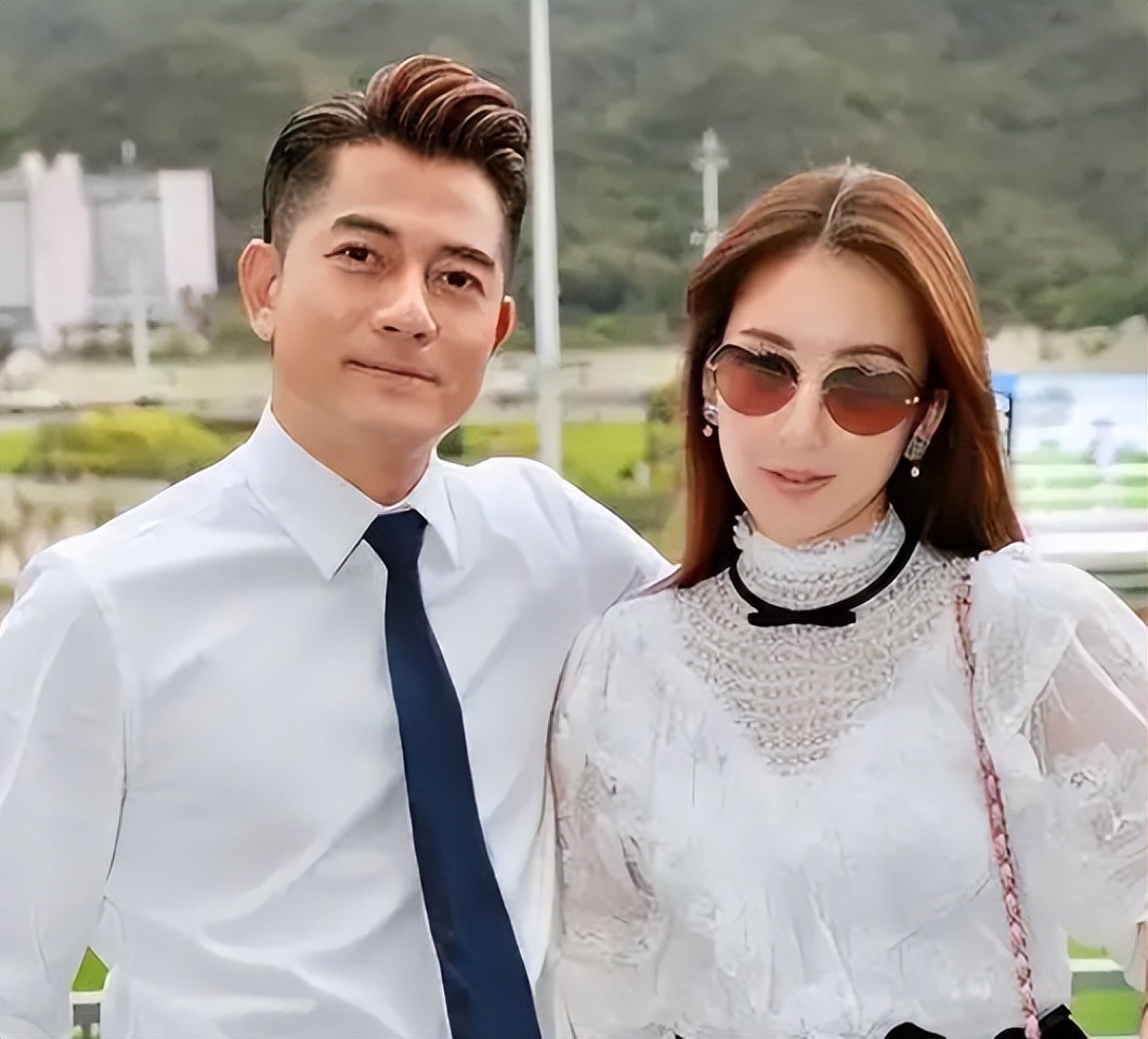 嫁天王先上学！柯蓝怒揭“豪门怀孕上位攻略”，向太发文力挺方媛__嫁天王先上学！柯蓝怒揭“豪门怀孕上位攻略”，向太发文力挺方媛