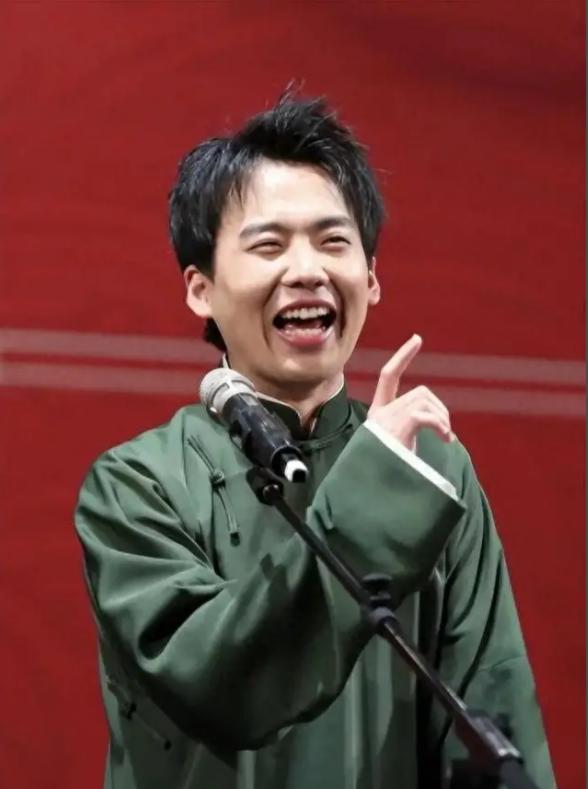 狐狸尾巴终于藏不住了怎么解释__狐狸尾巴