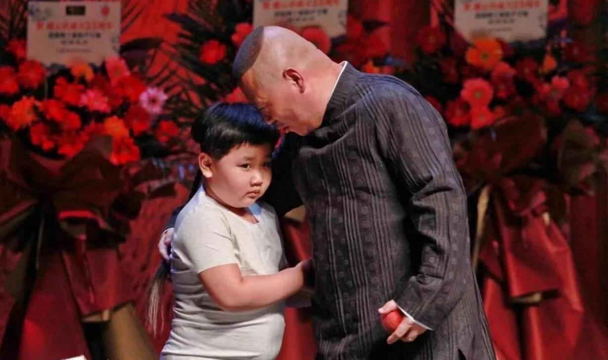 狐狸尾巴终于藏不住了怎么解释_狐狸尾巴_