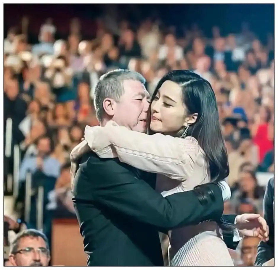 世上没有后悔药？离婚传闻真相大白后的徐帆，已经走了另一条路__世上没有后悔药？离婚传闻真相大白后的徐帆，已经走了另一条路