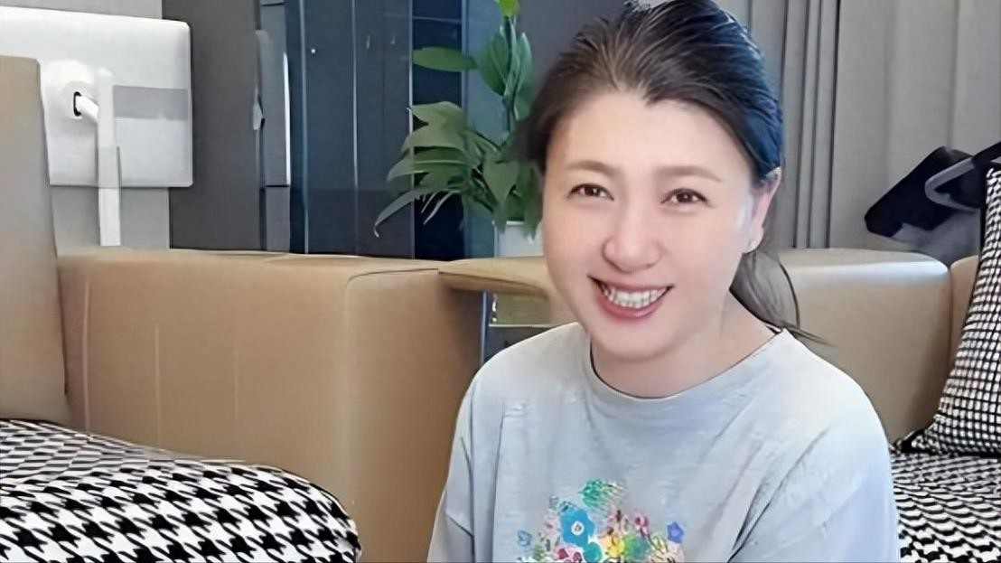 _闫学晶事件再升级！官媒出手锐评撕下"遮羞布"，赵本山当年没说错_闫学晶事件再升级！官媒出手锐评撕下"遮羞布"，赵本山当年没说错