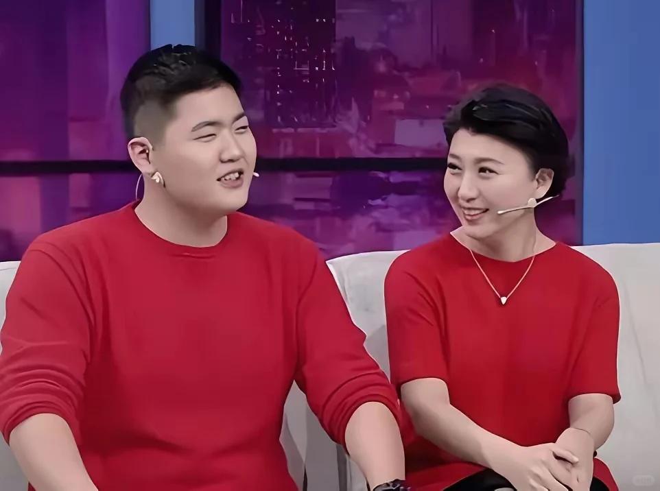 闫学晶事件再升级！官媒出手锐评撕下"遮羞布"，赵本山当年没说错__闫学晶事件再升级！官媒出手锐评撕下"遮羞布"，赵本山当年没说错