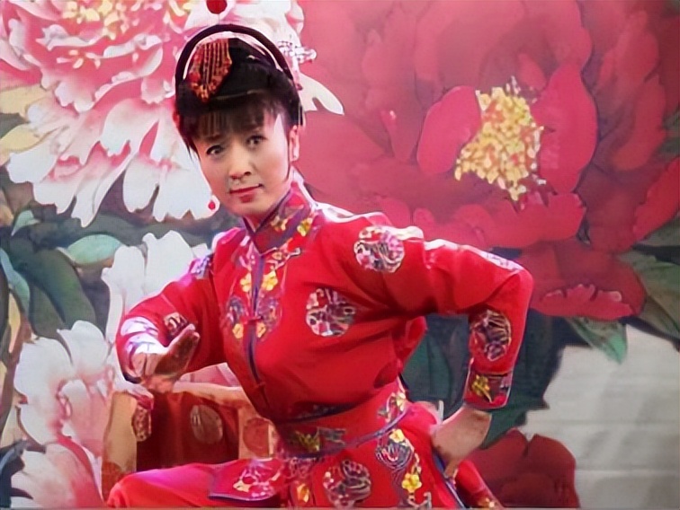 闫学晶事件再升级！官媒出手锐评撕下"遮羞布"，赵本山当年没说错_闫学晶事件再升级！官媒出手锐评撕下"遮羞布"，赵本山当年没说错_