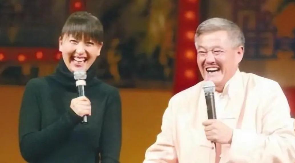 闫学晶事件再升级！官媒出手锐评撕下"遮羞布"，赵本山当年没说错_闫学晶事件再升级！官媒出手锐评撕下"遮羞布"，赵本山当年没说错_