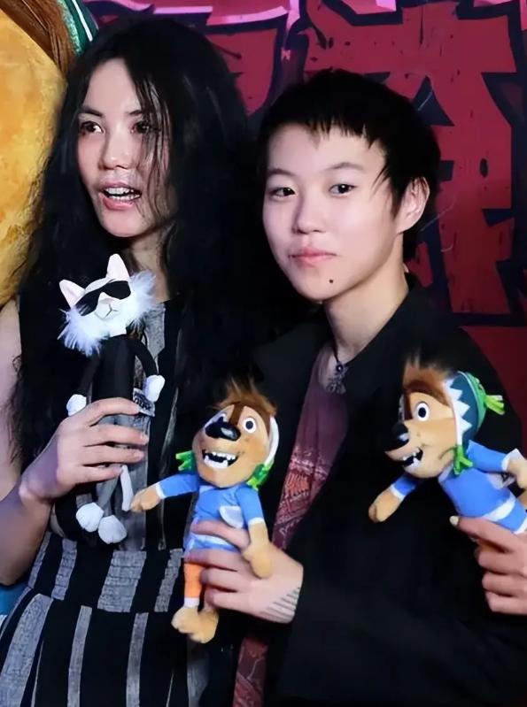 王菲谢霆锋怎么和好的_王菲谢霆锋结果_