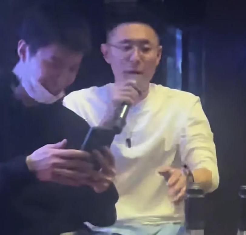 风波升级！司晓迪再爆猛料，檀健次、鹿晗被牵连，王安宇最冤枉！__风波升级！司晓迪再爆猛料，檀健次、鹿晗被牵连，王安宇最冤枉！