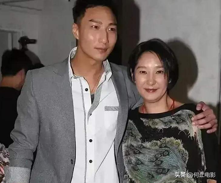 她是最美“李莫愁”,爱上有妇之夫未成年生娃,如今老得认不出_她是最美“李莫愁”,爱上有妇之夫未成年生娃,如今老得认不出_