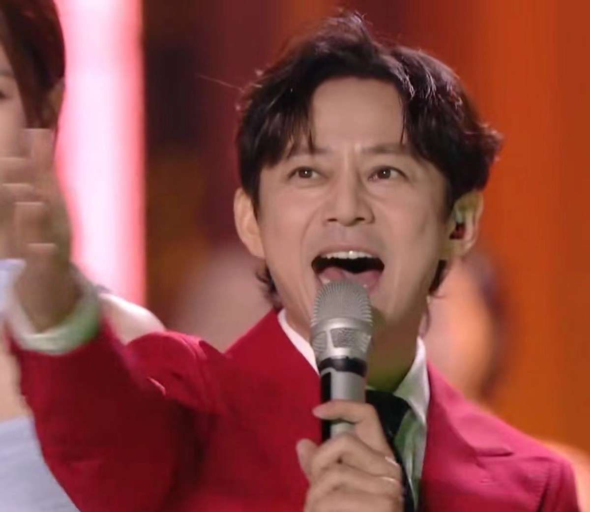 _湖南台元旦跨年晚会_湖南卫视跨年晚会开场舞是谁