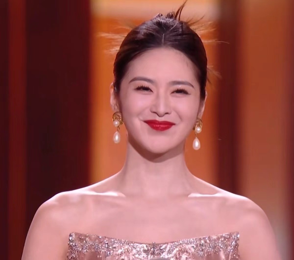 湖南台元旦跨年晚会__湖南卫视跨年晚会开场舞是谁